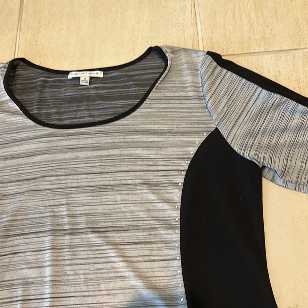 Notations black and gray polyester top - Picture 4 of 9